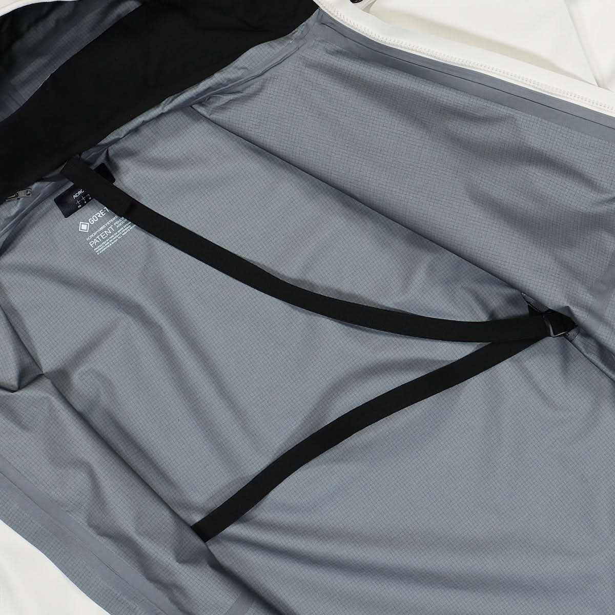 3L Gore-Tex Pro Interops Jacket - Image 5